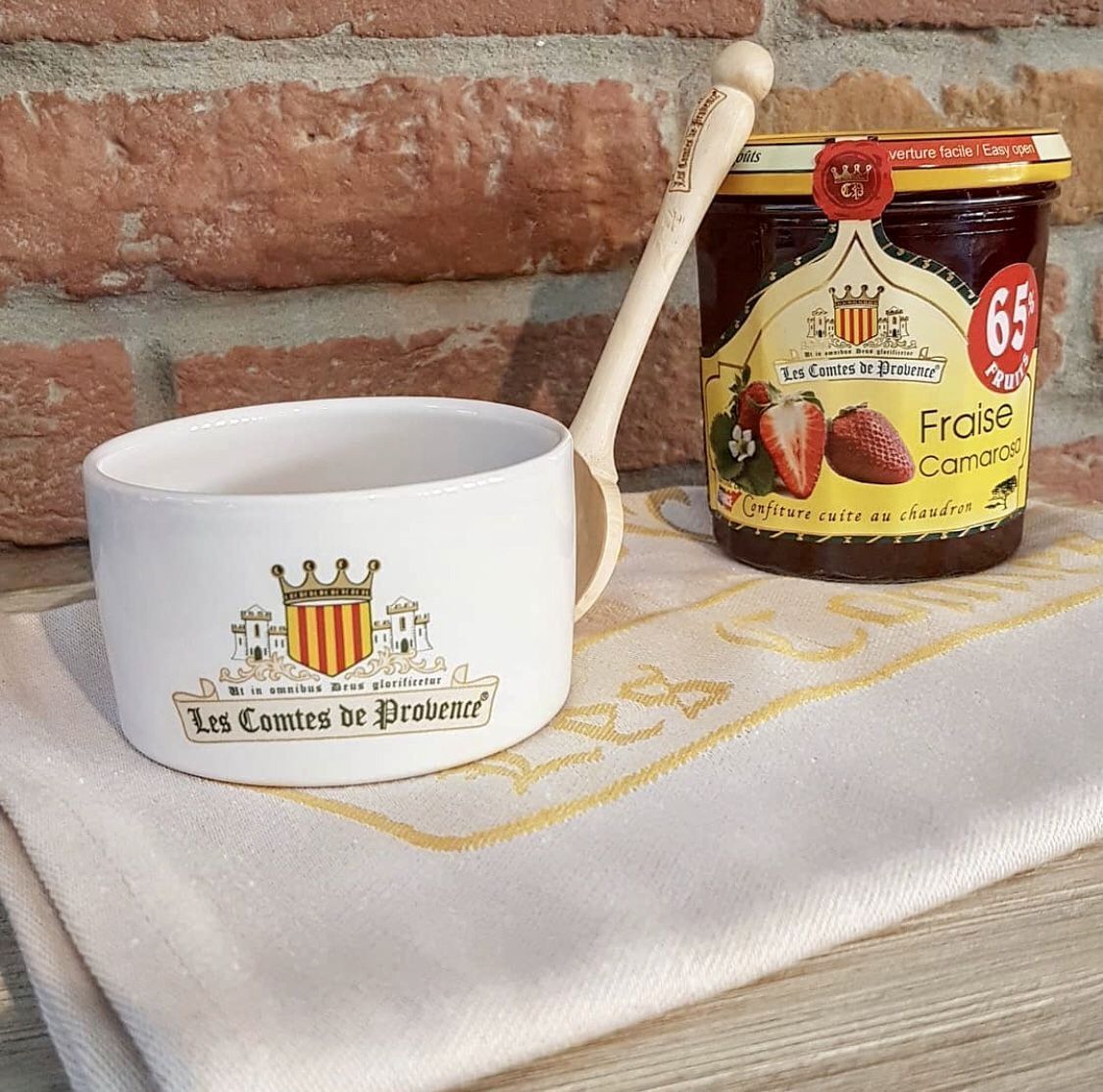 Джем Les Comtes de Provence из клубники Камароза 340гр, 65% фруктов