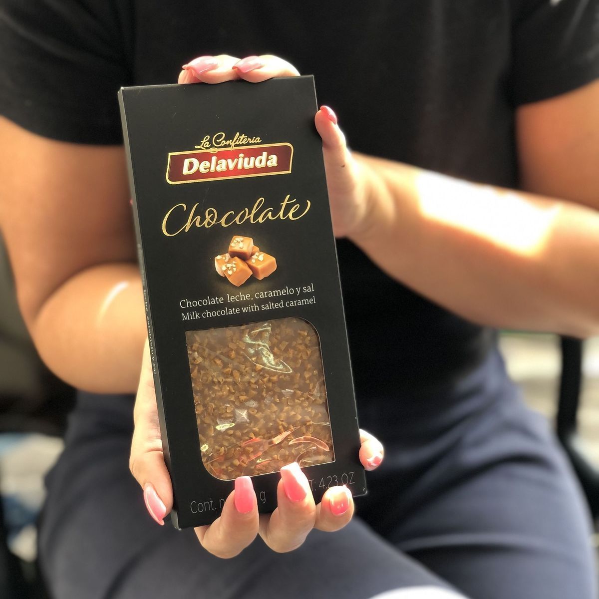 Молочный шоколад Delaviuda с соленой карамелью 120 г