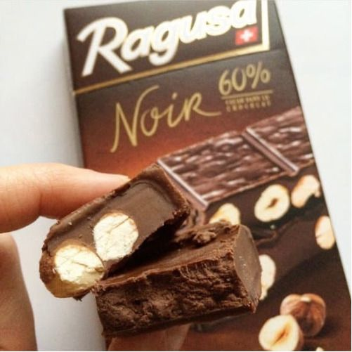 Горький шоколад Ragusa Noir с трюфельной начинкой и целыми лесными орехами 100г