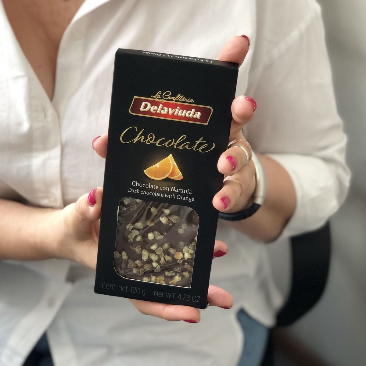 Горький шоколад Delaviuda с апельсиновыми цукатами120 г